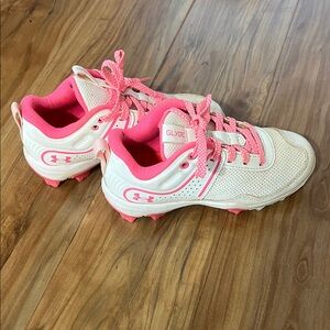 Under Armour Cream and Pink Sports Cleats